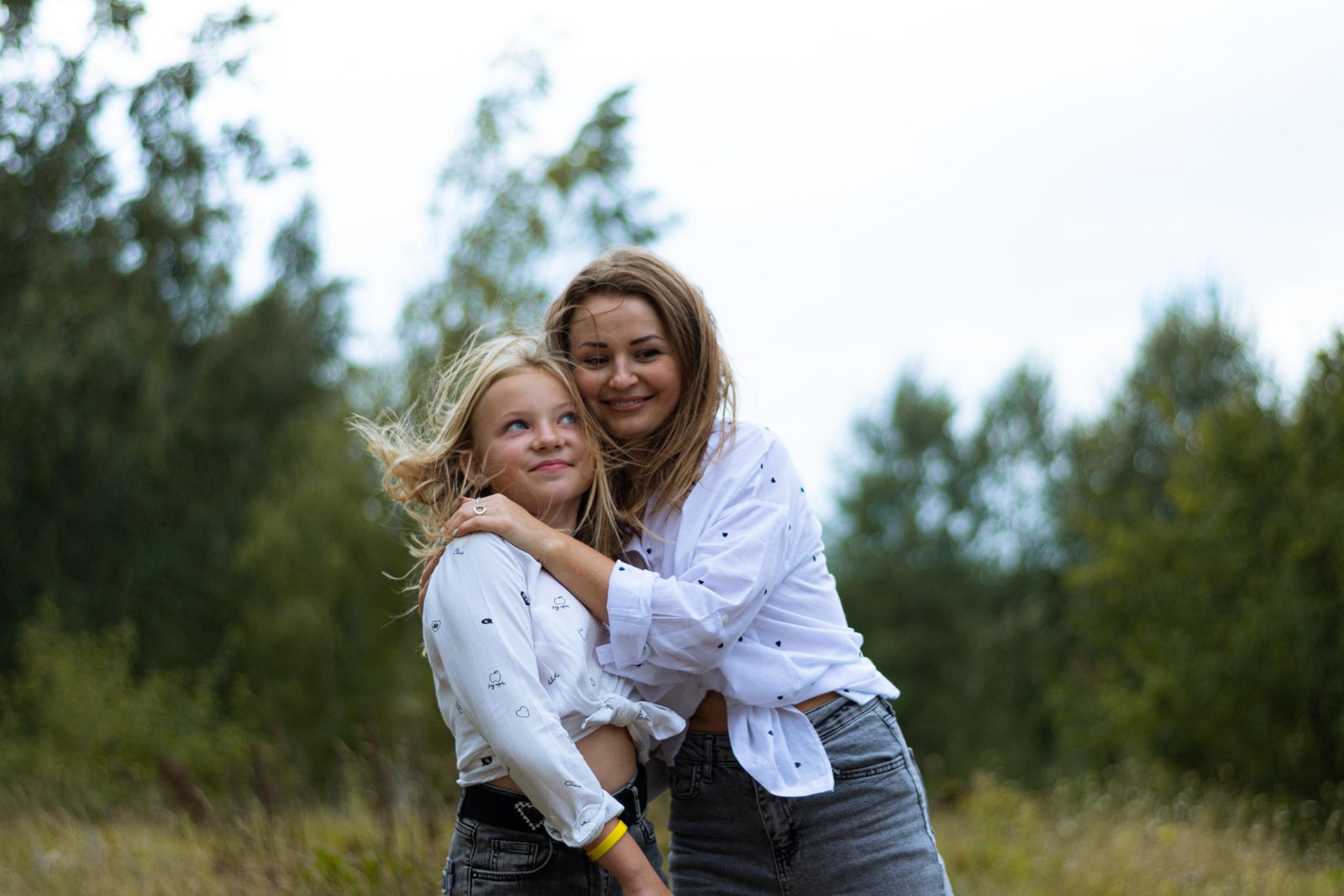 Portraet einer laechelnden Mutter